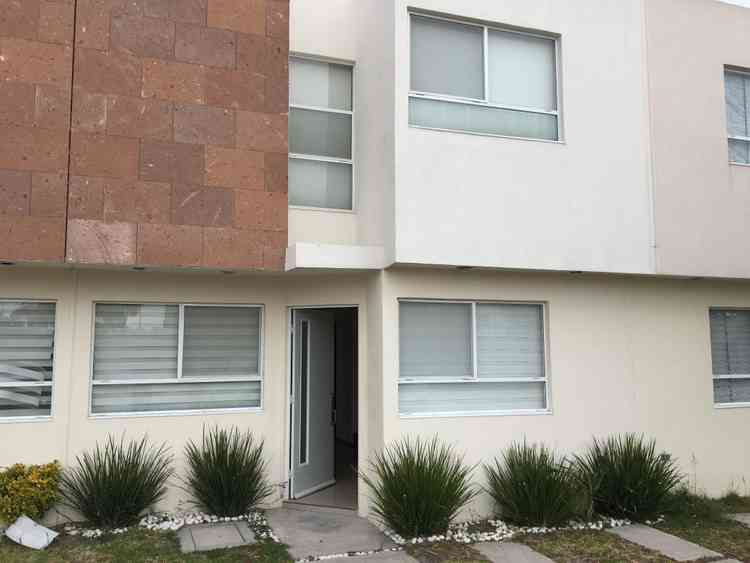 casa en venta carretera huimilpan coroneo residencial gema corregidora queretaro p6zqrbw